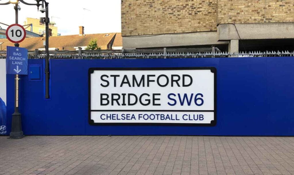 Entrada do estádio Stamford Bridge em Chelsea, Londres