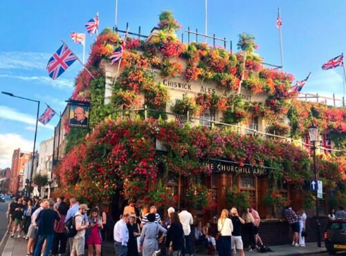 Pub The Churchill Arms - Fachada