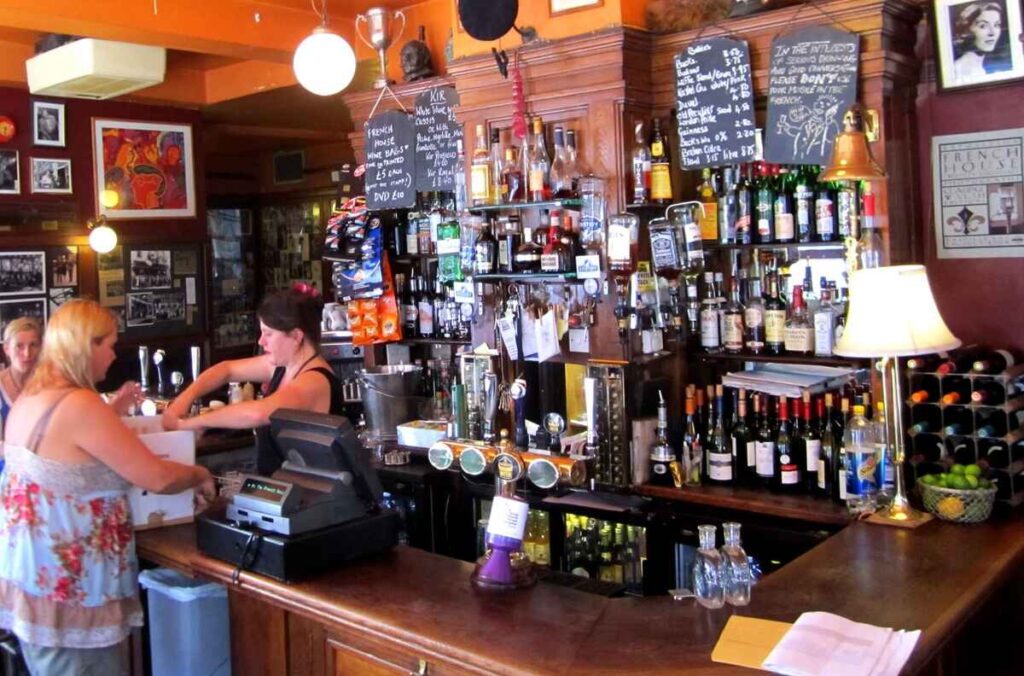 Bar do pub The French House